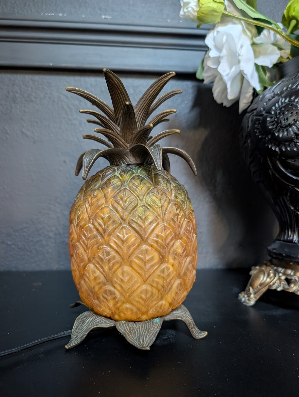 Vintage, MCM/ Hollywood Regency Brass Glass Amber Art Pineapple Lamp/Light, stam